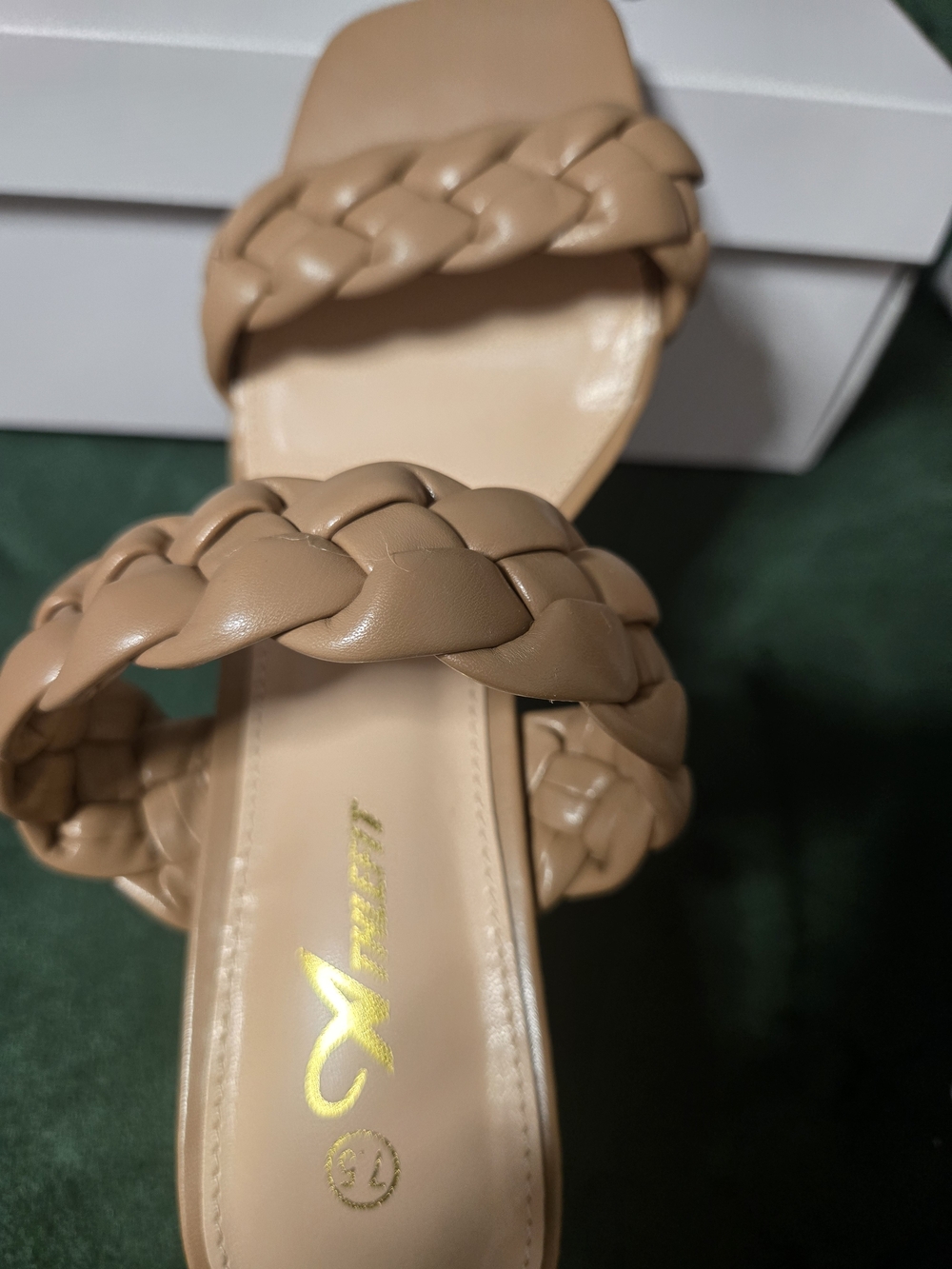 Women's Braided Slide Sandal in Beige NEW IN BOX! - Picture 5 of 5